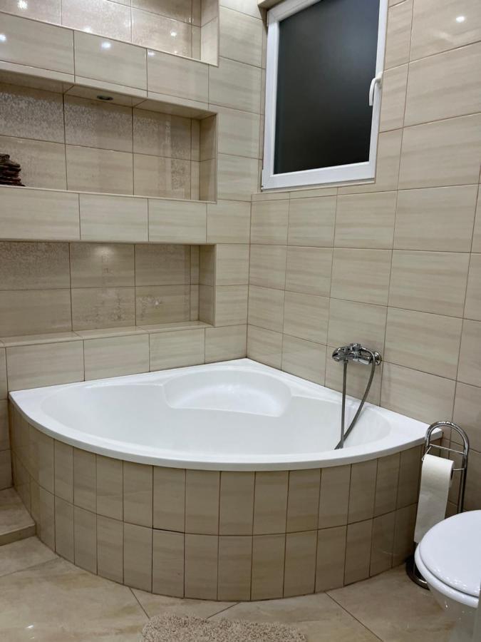 Szechenyi Apartman Мишкольц Экстерьер фото